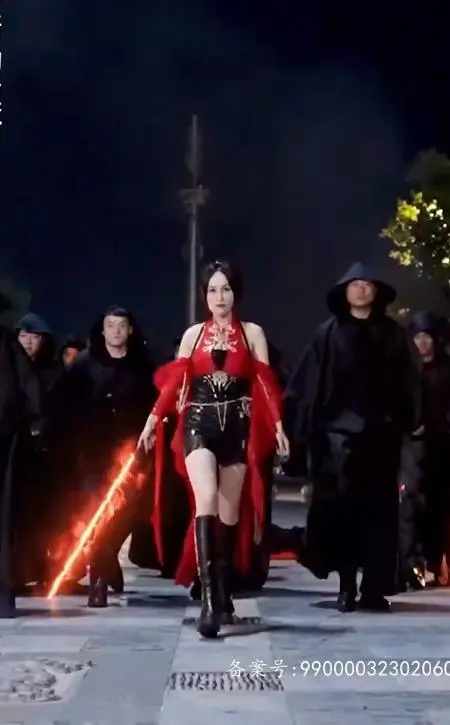 《龙神归来震慑万物》：特效炸裂？剧情老套？看龙傲天如何拯救世界！