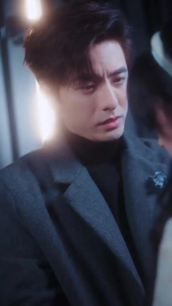 《京枝欲夜》：揭秘都市男女的欲望迷局，一场关于爱情与背叛的深刻拷问！